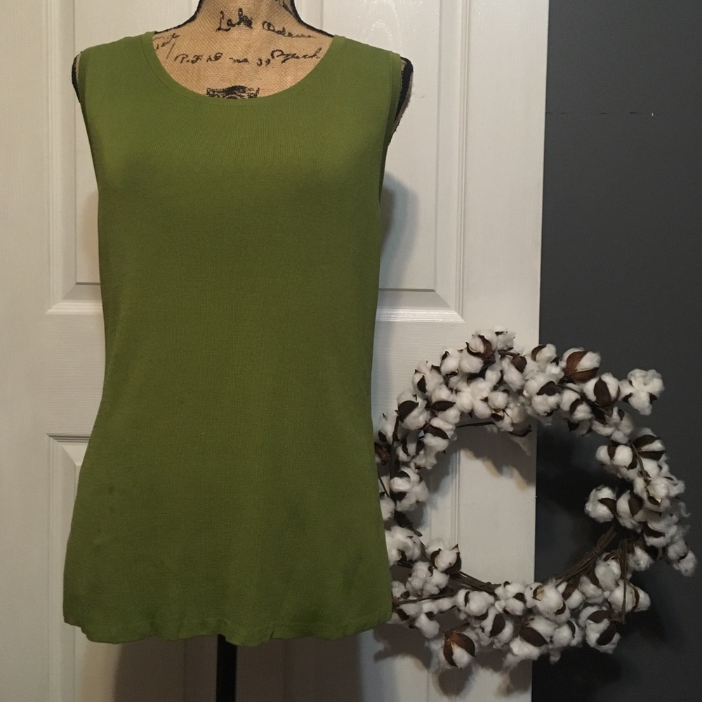 Sleeveless top - Picture 2 of 5